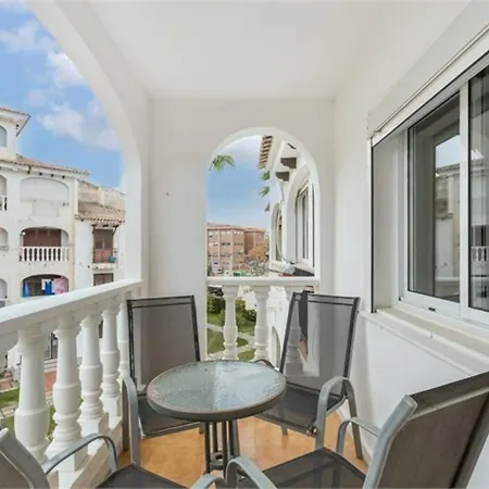 Beautiful With 2 Bedrooms Close To