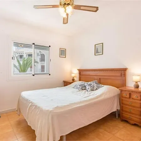 아파트 Beautiful With 2 Bedrooms Close To